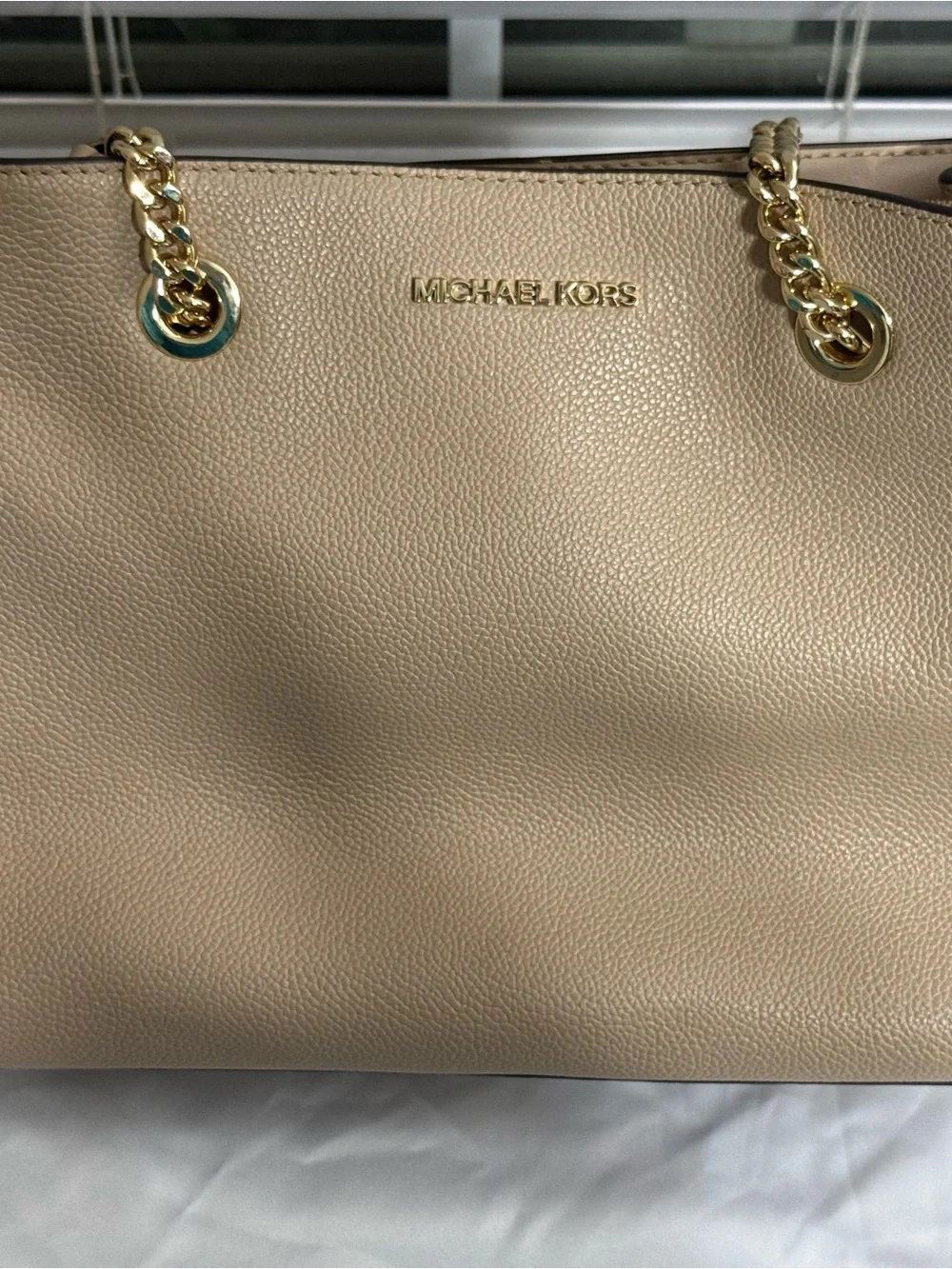 Pre-loved-MK Jet Set Medium Leather Chain Bag and Leather Bisque Trifold Wallet